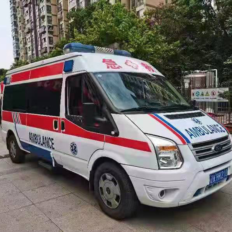 市中长途救护车护送病人返乡